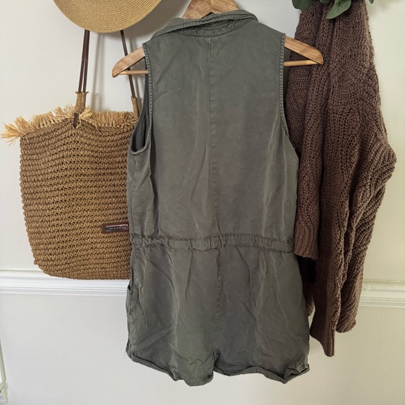 Universal Thread Romper - Picture 7 of 9